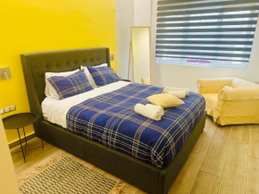 Royal Blue Grand Suite No 1